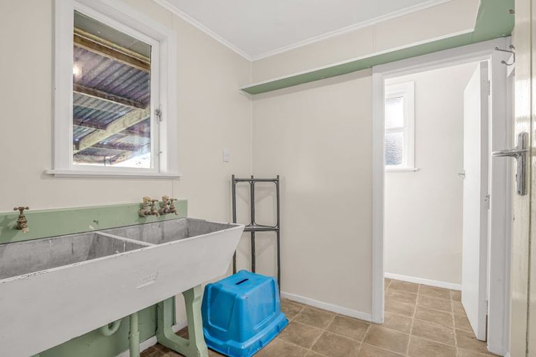 Photo of property in 55 Wilson Street, Waverley, 4510