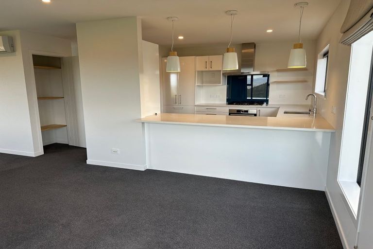 Photo of property in 34 Epic Way, Newlands, Wellington, 6037