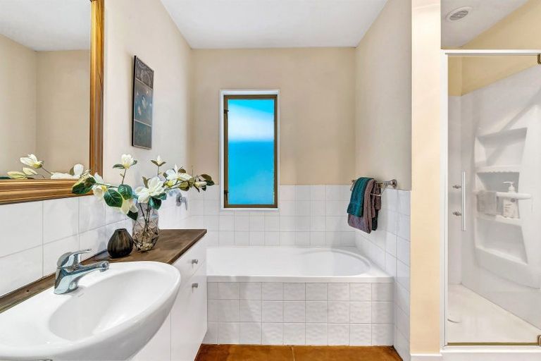 Photo of property in 6 Forest Hill Road, Henderson, Auckland, 0612