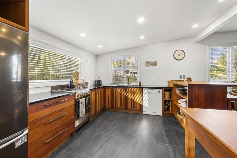 Photo of property in 15 East Street, Raglan, 3225