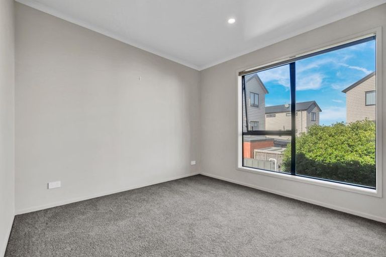 Photo of property in 2 Kerewhenua Crescent, Hobsonville, Auckland, 0616