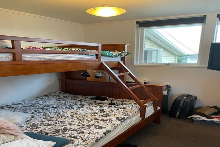 Photo of property in 13 Rickards Place, New Lynn, Auckland, 0600