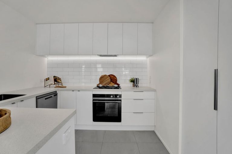 Photo of property in 33a Upjohn Street, Brooklands, New Plymouth, 4310