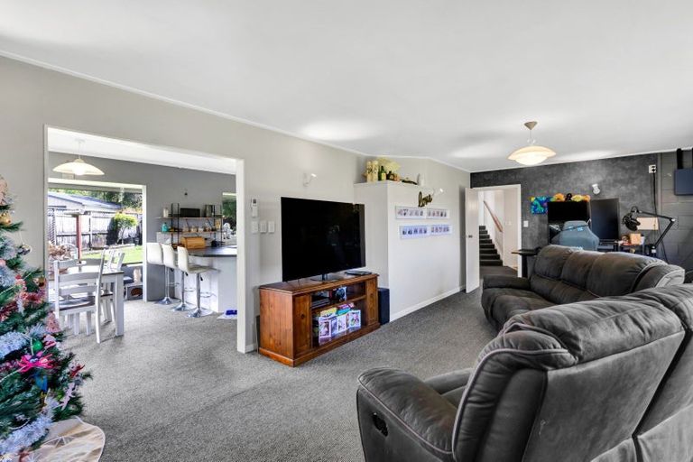 Photo of property in 1 Tainui Terrace, Inglewood, 4330
