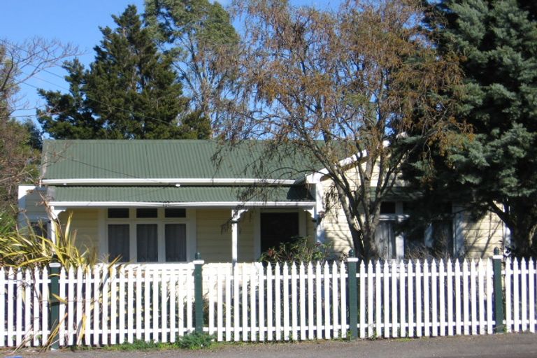 Photo of property in 86 Fox Street, Featherston, 5710