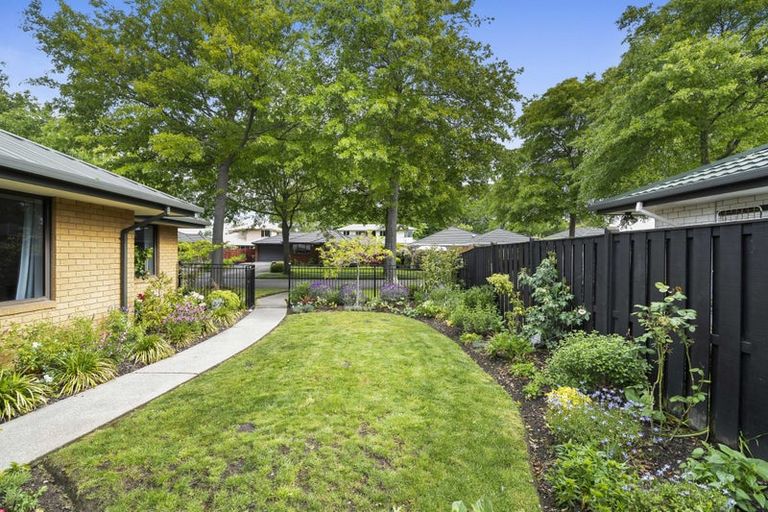 Photo of property in 5 Villa Grove, Ilam, Christchurch, 8041