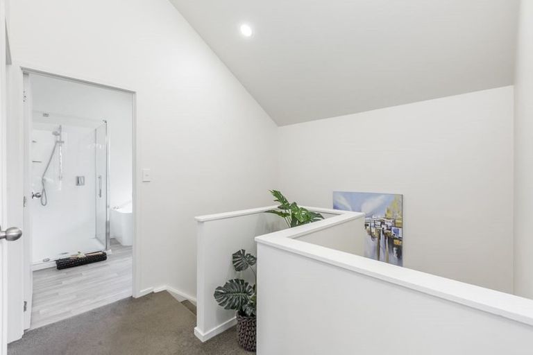 Photo of property in 18b Holiday Road, Stanmore Bay, Whangaparaoa, 0932