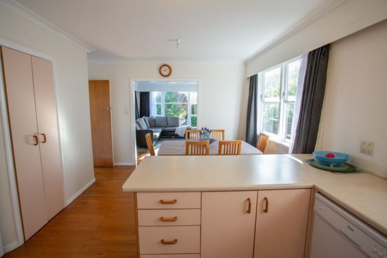 Photo of property in 34 Kaitawa Crescent, Paraparaumu, 5032