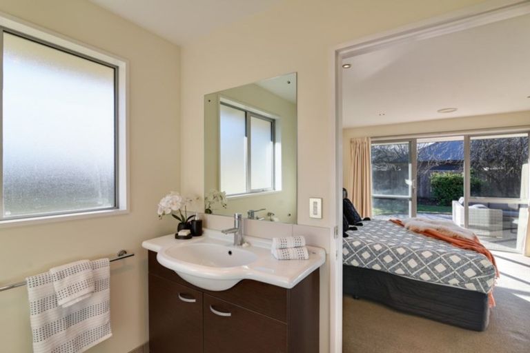 Photo of property in 42 Erskine Street, Lake Hayes, Queenstown, 9304