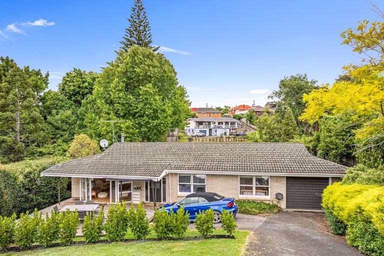 Photo of property in 13 Hartles Place, Mellons Bay, Auckland, 2014