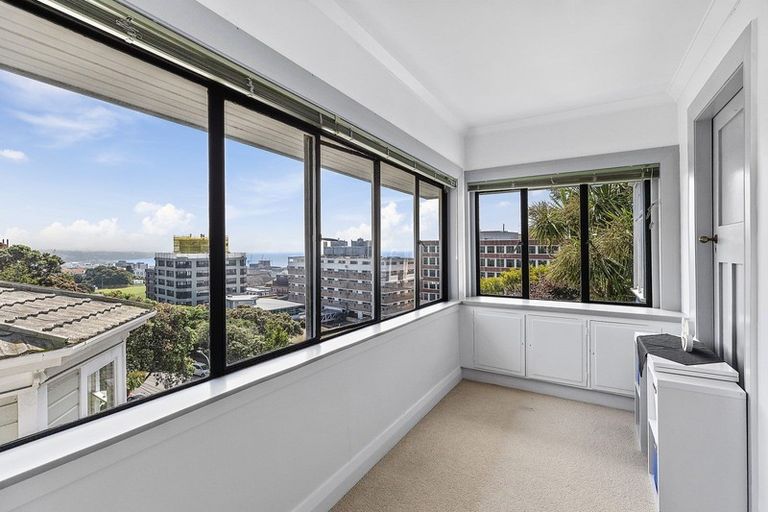 Photo of property in 19 Central Terrace, Kelburn, Wellington, 6012