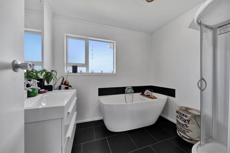 Photo of property in 1 Waihi Road, Hawera, 4610