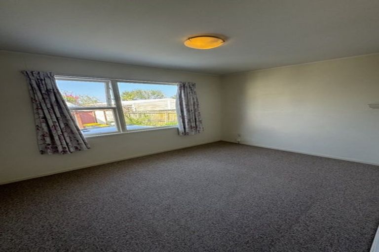 Photo of property in 55 Taioma Crescent, Te Atatu Peninsula, Auckland, 0610