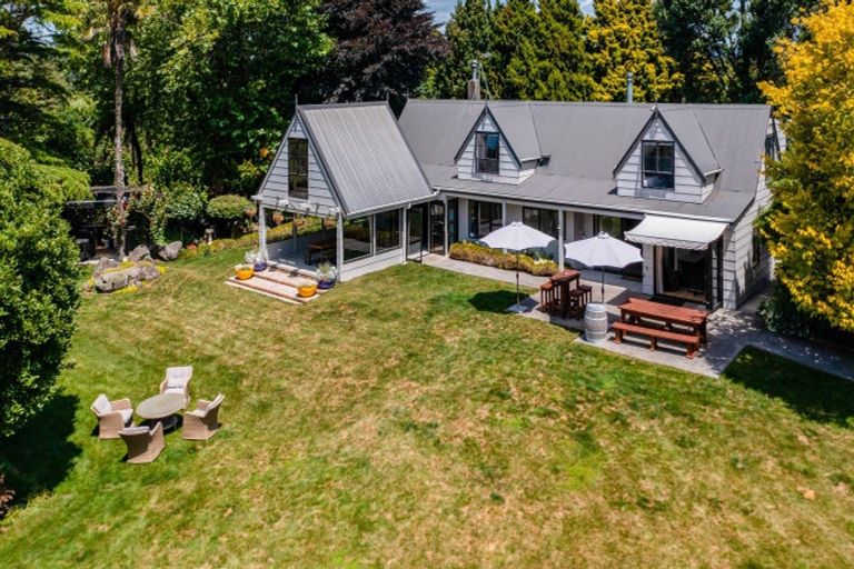 Photo of property in 48 Kairau Road West, Sentry Hill, New Plymouth, 4373