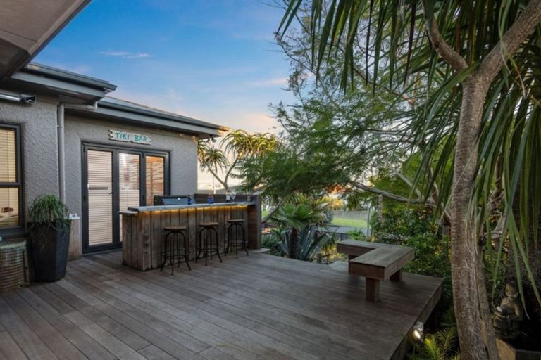 Photo of property in 55 Pitau Road, Mount Maunganui, 3116