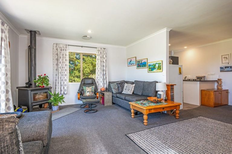 Photo of property in 10 Haggerty Street, Kimbolton, 4774
