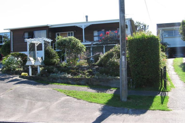 Photo of property in 2/94 Hebron Road, Waiake, Auckland, 0630