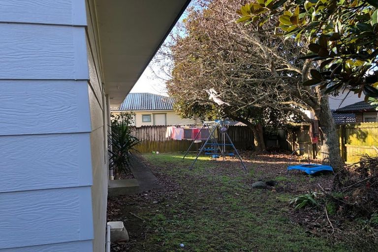 Photo of property in 2/12 Glenlea Place, Flat Bush, Auckland, 2019