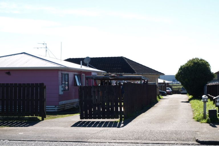 Photo of property in 2/41 Vine Street, Mangere East, Auckland, 2024