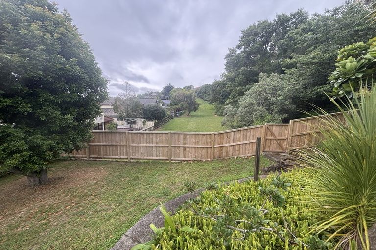Photo of property in 14 Mark Edward Drive, Half Moon Bay, Auckland, 2012