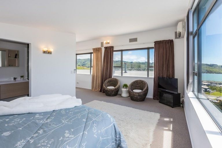 Photo of property in 10 Hanmer Cove, Aotea, Porirua, 5024
