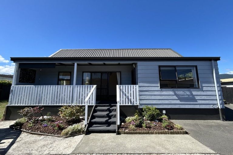 Photo of property in 2/17 Ranui Road, Stoke, Nelson, 7011