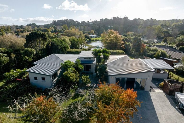 Photo of property in 51 Mahaki Road, Nikau Valley, Paraparaumu, 5032