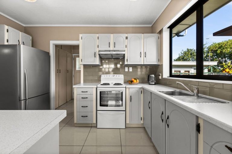 Photo of property in 29 Domain Road, Westshore, Napier, 4110