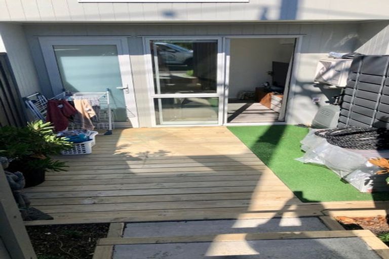 Photo of property in 74a Stanley Road, Glenfield, Auckland, 0629