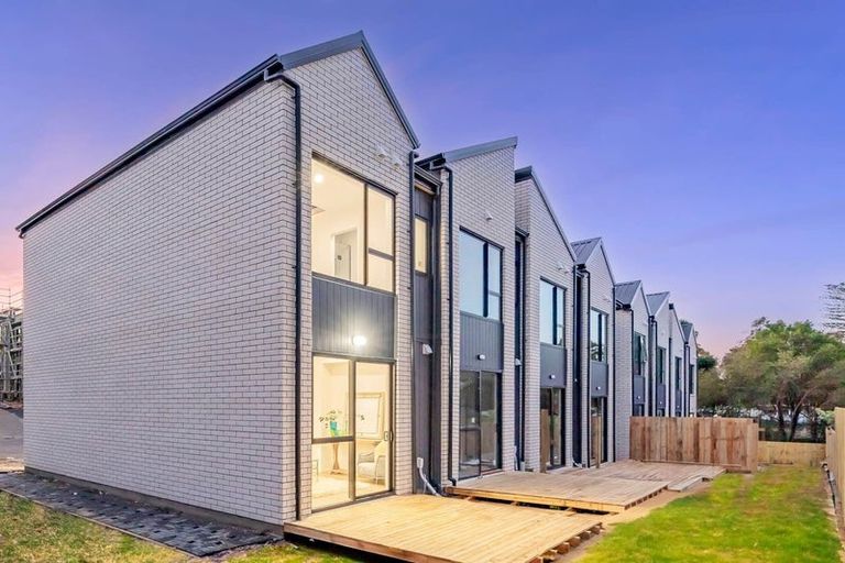 Photo of property in 11/7 Broadview Place, Howick, Auckland, 2014