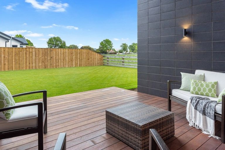 Photo of property in 7 Grey View Grove, Rangiora, 7400