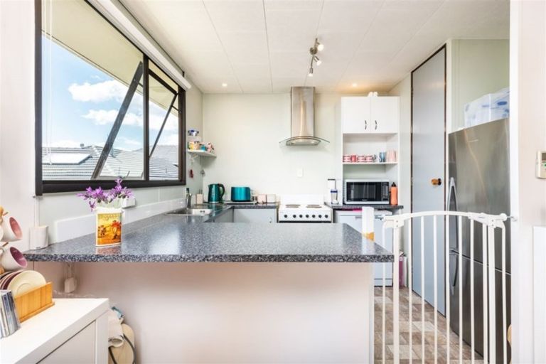 Photo of property in 88 Roberts Road, Te Atatu South, Auckland, 0610