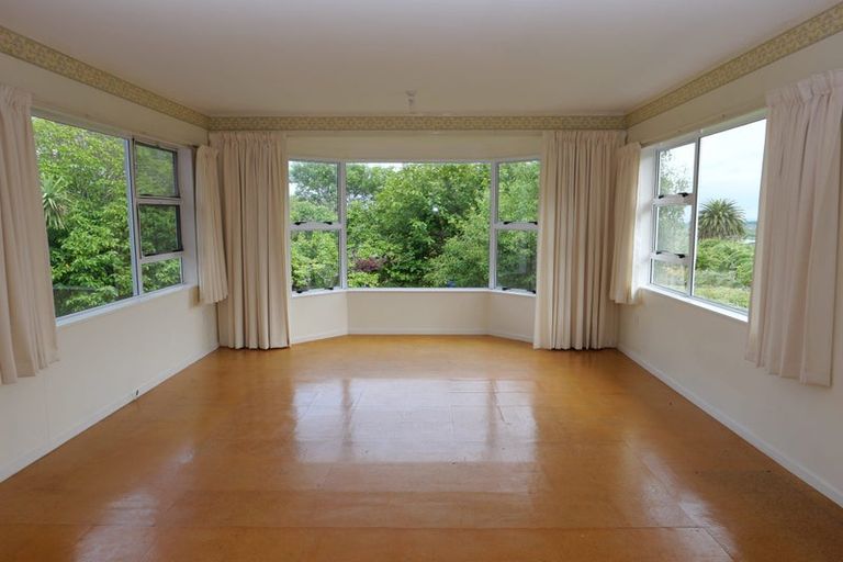 Photo of property in 16 Kotare Street, Waikanae, 5036