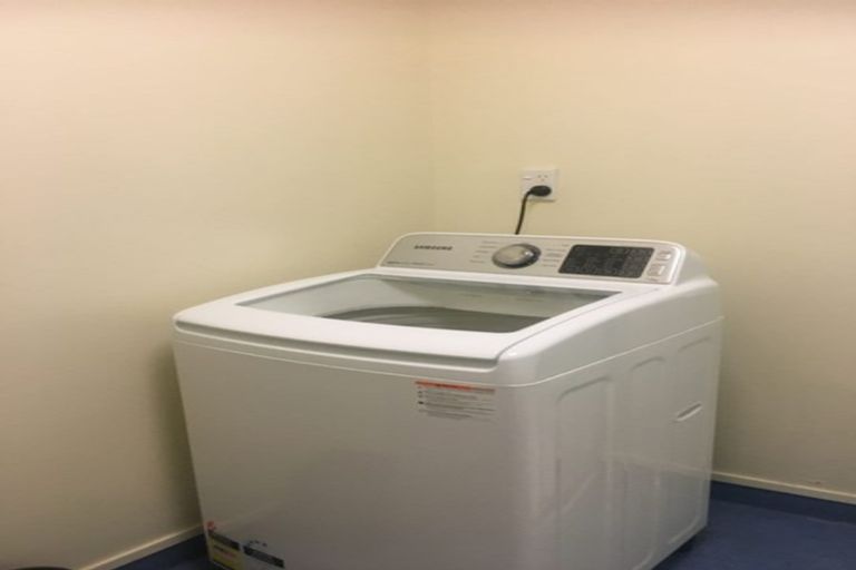 Photo of property in Basin Reserve Complex, 37/4 Sussex Street, Mount Cook, Wellington, 6021