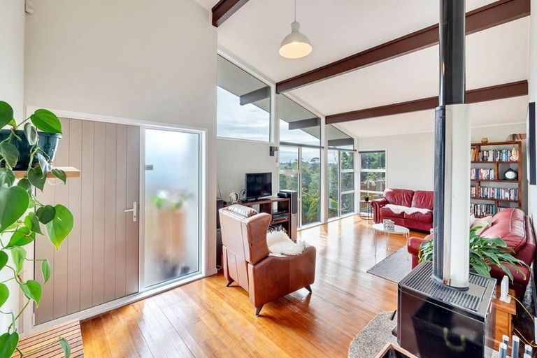 Photo of property in 4 Seabar Place, Glen Eden, Auckland, 0602