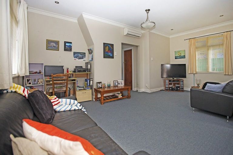 Photo of property in 63 Endeavour Street, Lyall Bay, Wellington, 6022