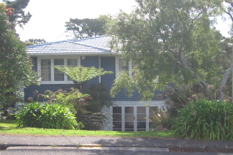 Photo of property in 50 Fairmount Road, Titirangi, Auckland, 0604
