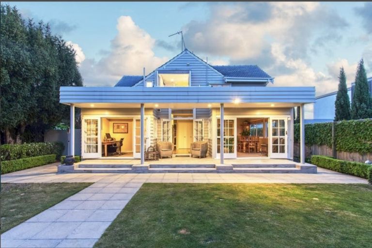 Photo of property in 40 Garden Road, Merivale, Christchurch, 8014