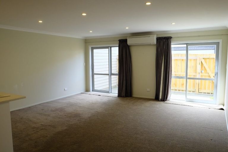 Photo of property in 19u2 Collins Avenue, Tawa, Wellington, 5028
