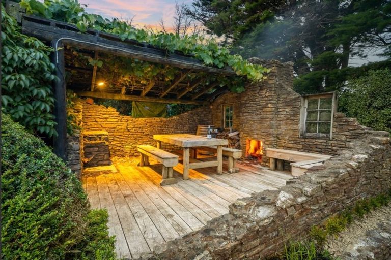 Photo of property in 29 Padnell Crescent, Paparangi, Wellington, 6037