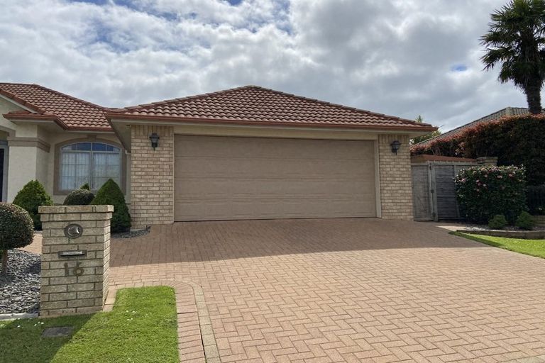 Photo of property in 16 Hendrika Court, Hobsonville, Auckland, 0618