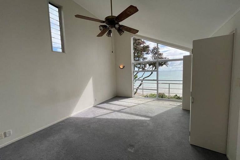 Photo of property in 2/58 Clovelly Road, Bucklands Beach, Auckland, 2012