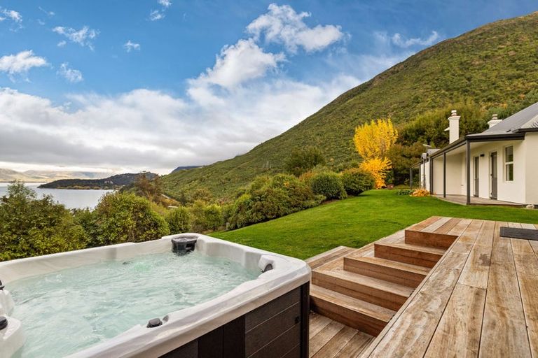 Photo of property in 28 Baywaters Lane, Closeburn, Queenstown, 9371