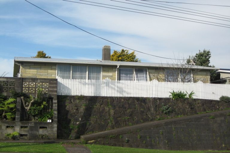 Photo of property in 1 Fernleigh Street, Ferndale, New Plymouth, 4310