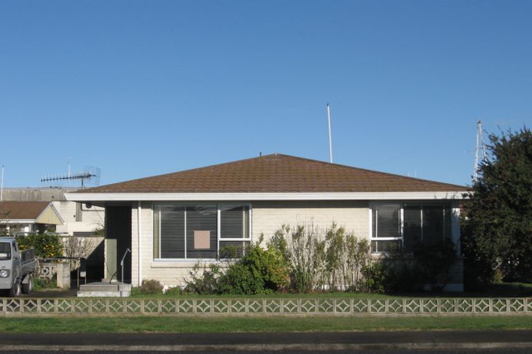 Photo of property in 2/410 Avenue Road West, Hastings, 4122