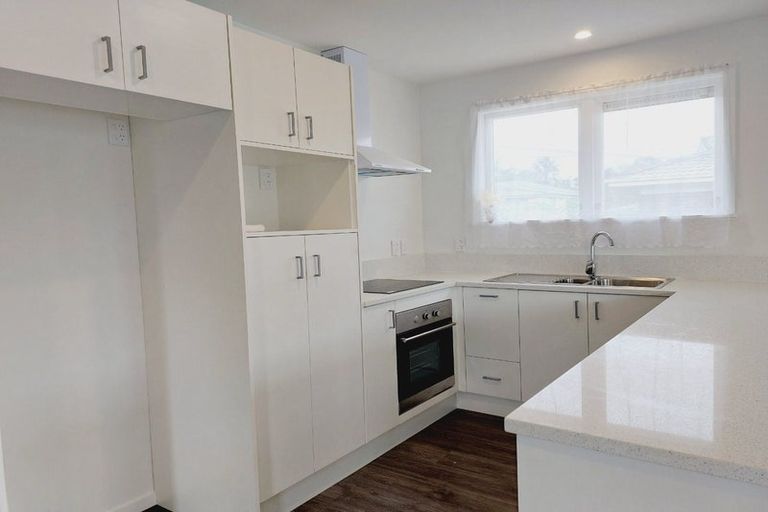 Photo of property in 57 Mcclintock Road, Massey, Auckland, 0614