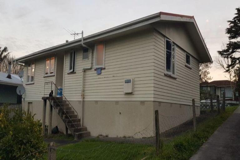 Photo of property in 40 Tahi Terrace, Glen Eden, Auckland, 0602