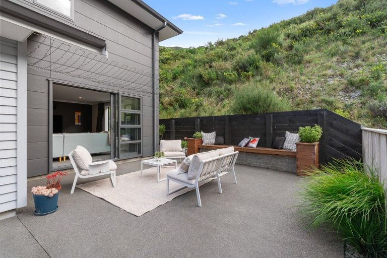 Photo of property in 12 Porokaiwhiri Street, Crofton Downs, Wellington, 6035