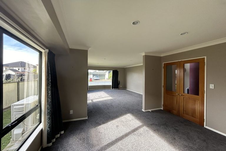 Photo of property in 12 Waterhouse Drive, Brooklyn, Wellington, 6021