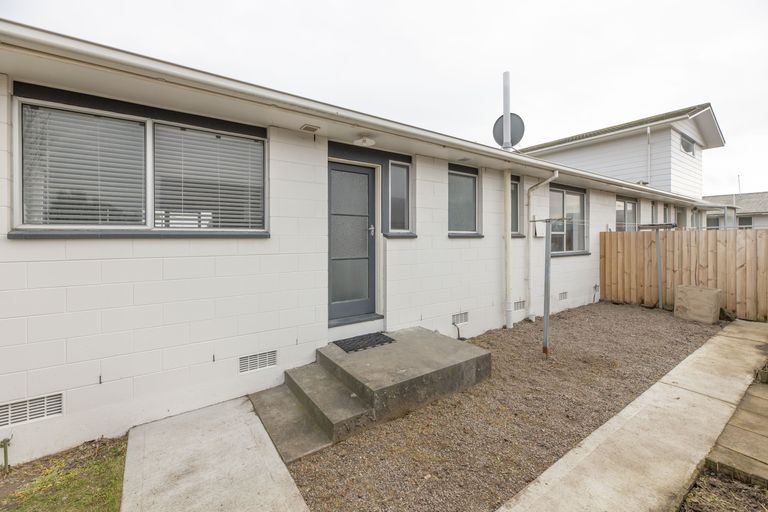Photo of property in 2 Lamorna Road, Parklands, Christchurch, 8083